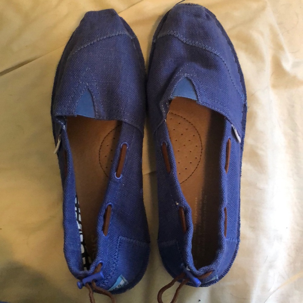Toms women’s cornflower blue flats